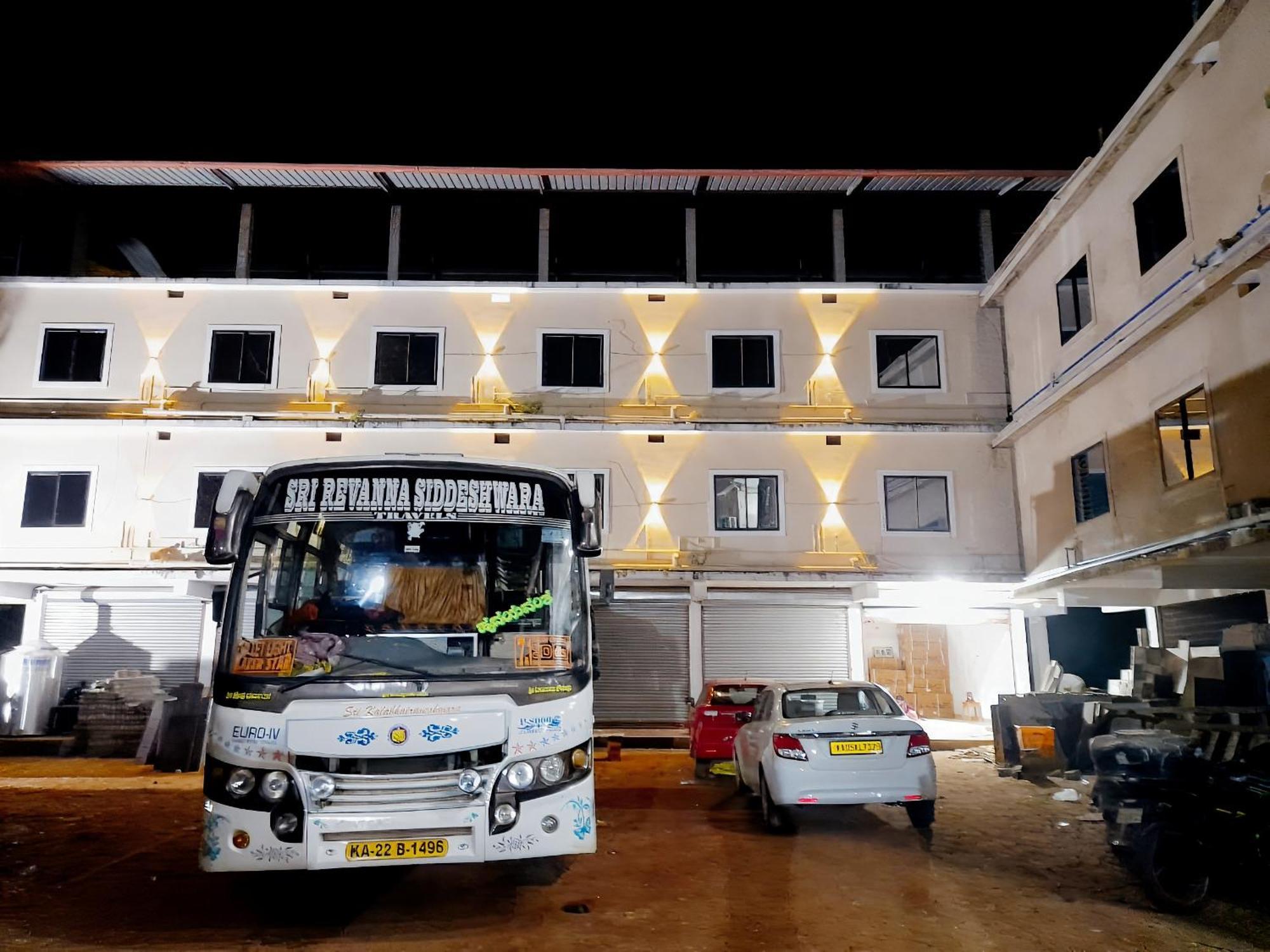 Kamath Inn Māvalli 外观 照片